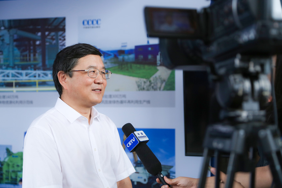 山美股份董事長楊安民接受中國教育電視臺采訪，談建筑垃圾資源化處理