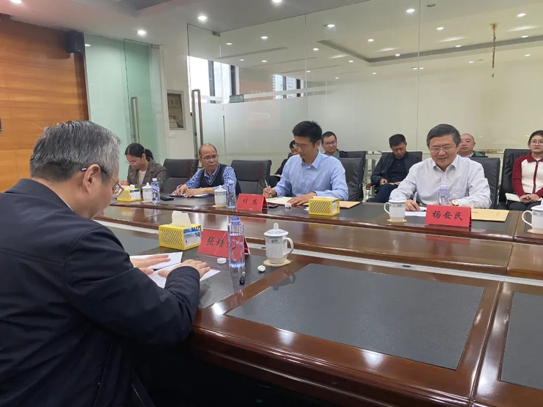 奉賢區(qū)人大常委會(huì)黨組書記、主任張培榮一行蒞臨上海山美股份開展“優(yōu)環(huán)境、穩(wěn)經(jīng)濟(jì)”大走訪大調(diào)研