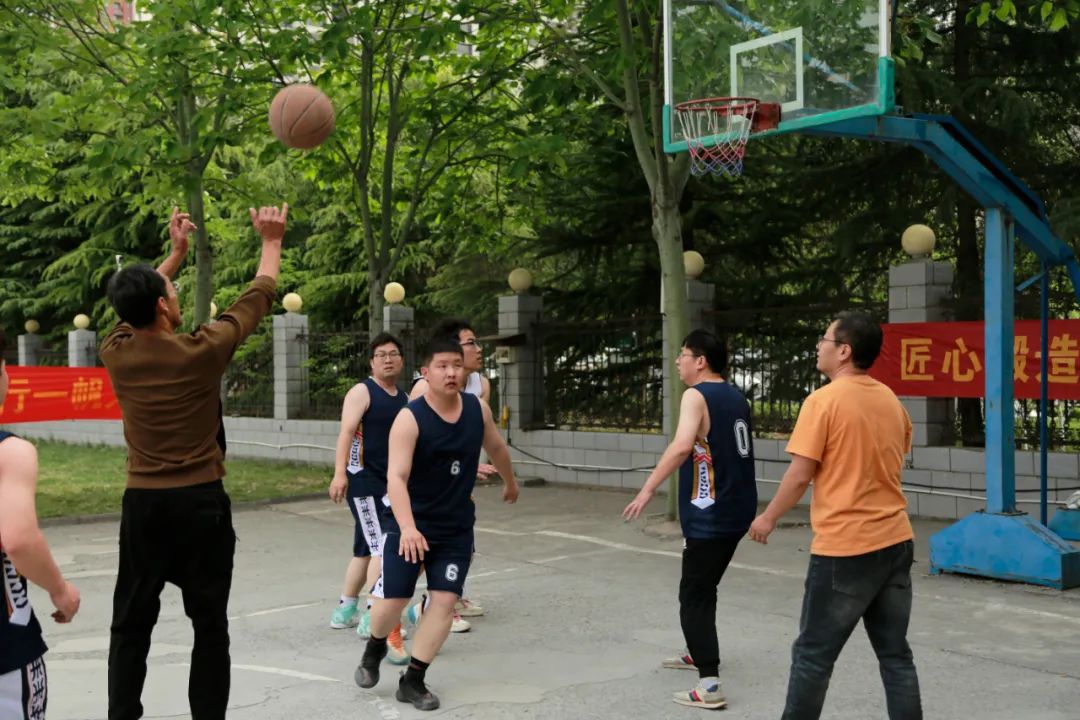 上海山美股份2025春季運動會火熱啟幕！拔河、籃球預(yù)賽燃情開戰(zhàn)